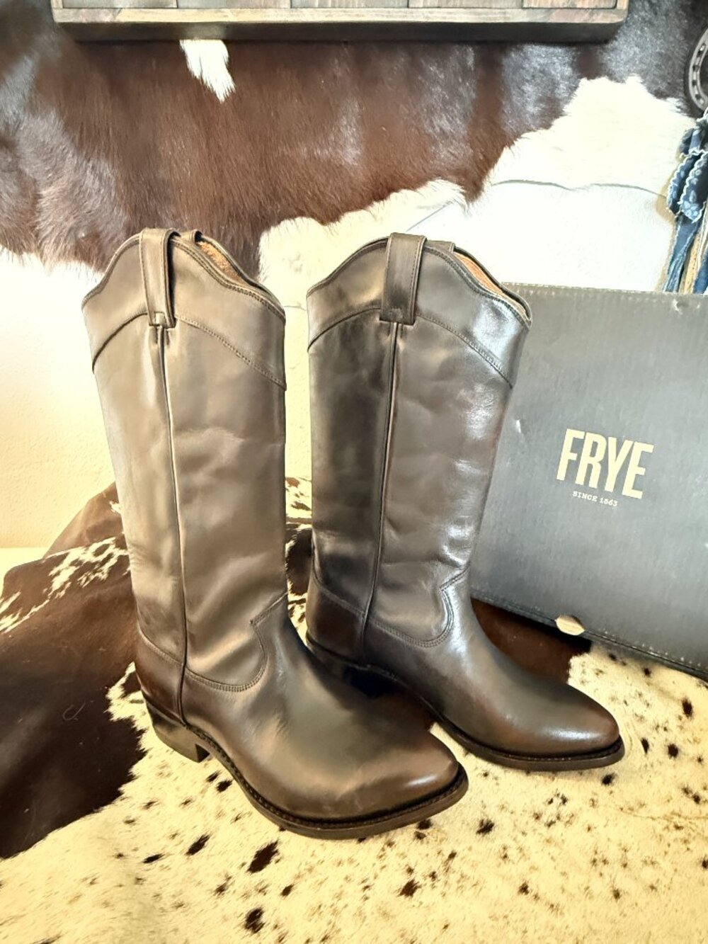 FRYE - Billy Daisy Pull On Boot - W9 M ($378 MSRP)